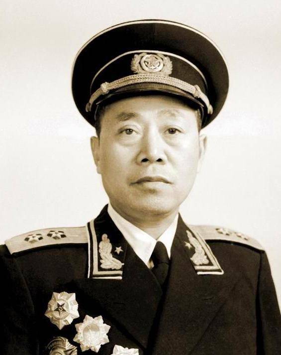 原创1949年英国战舰故意到长江挑事三野第十兵团司令给我开炮