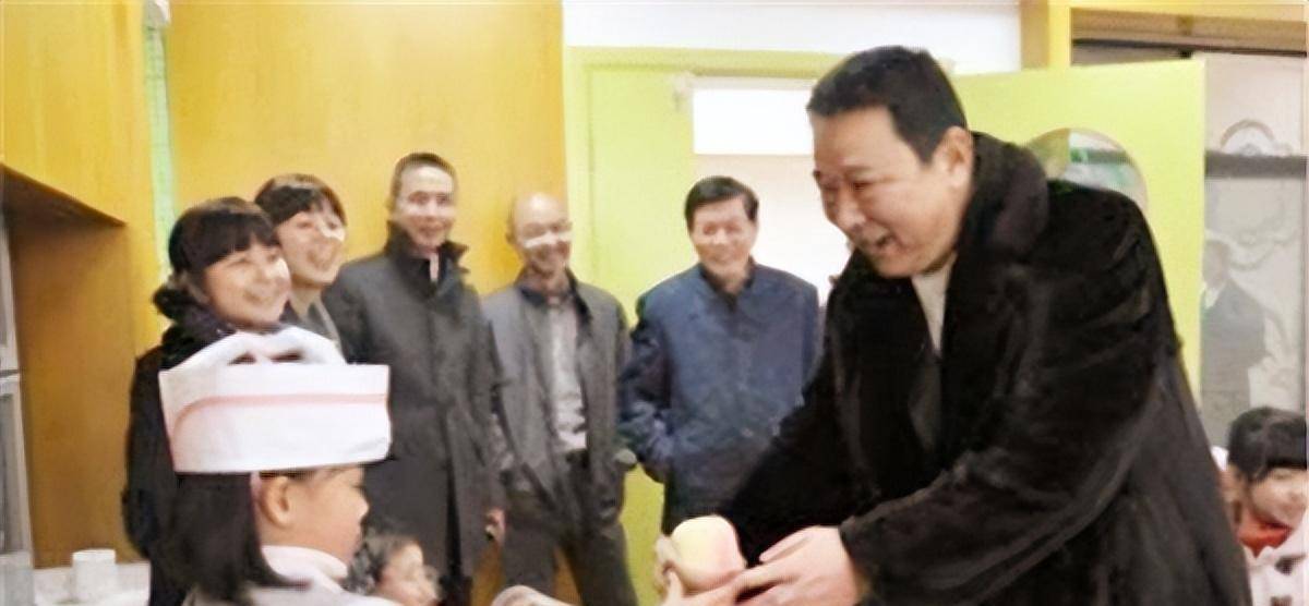 纪实:他身价400亿,汶川捐款5000万,背后却深藏沾满鲜血的罪恶_刘汉