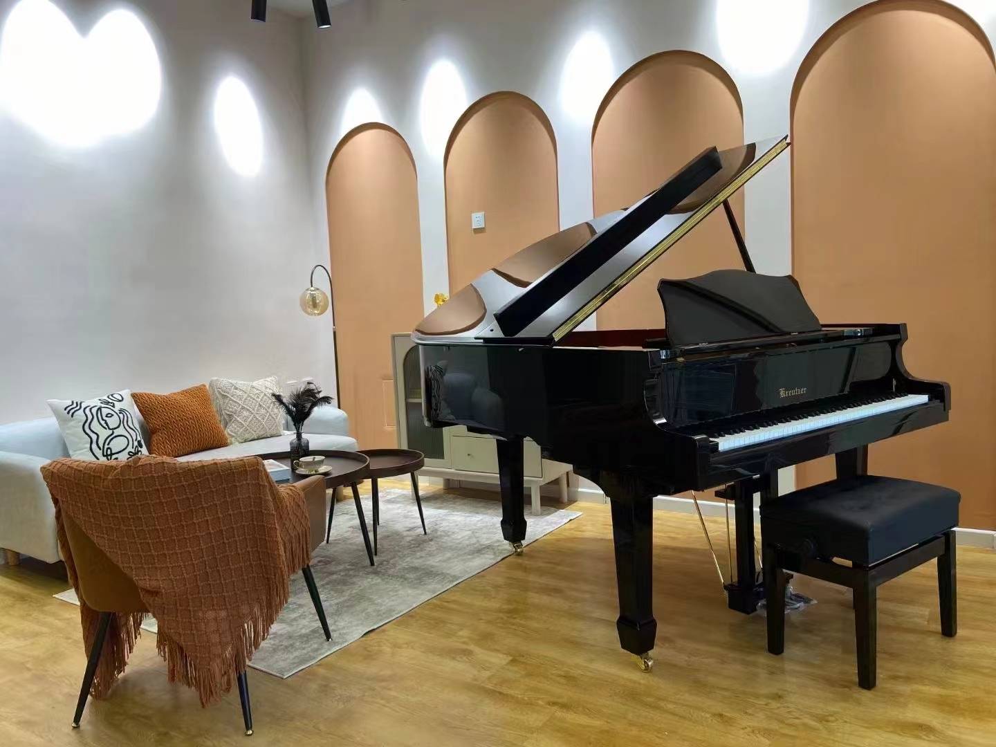 生活与艺术浪漫之源克鲁泽黑色系列三角钢琴