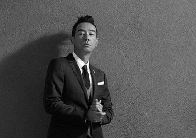 原创陈小春幼时一句话致弟弟被卖3000元现身价过亿却找不回来