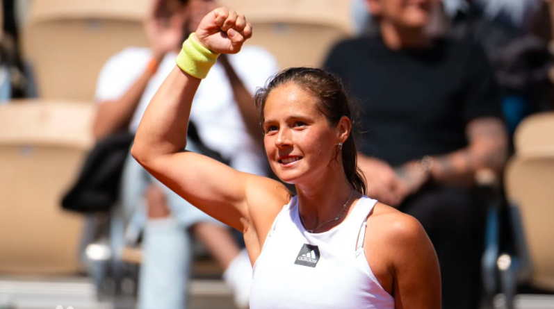 卡萨金娜_斯蒂芬斯_双方