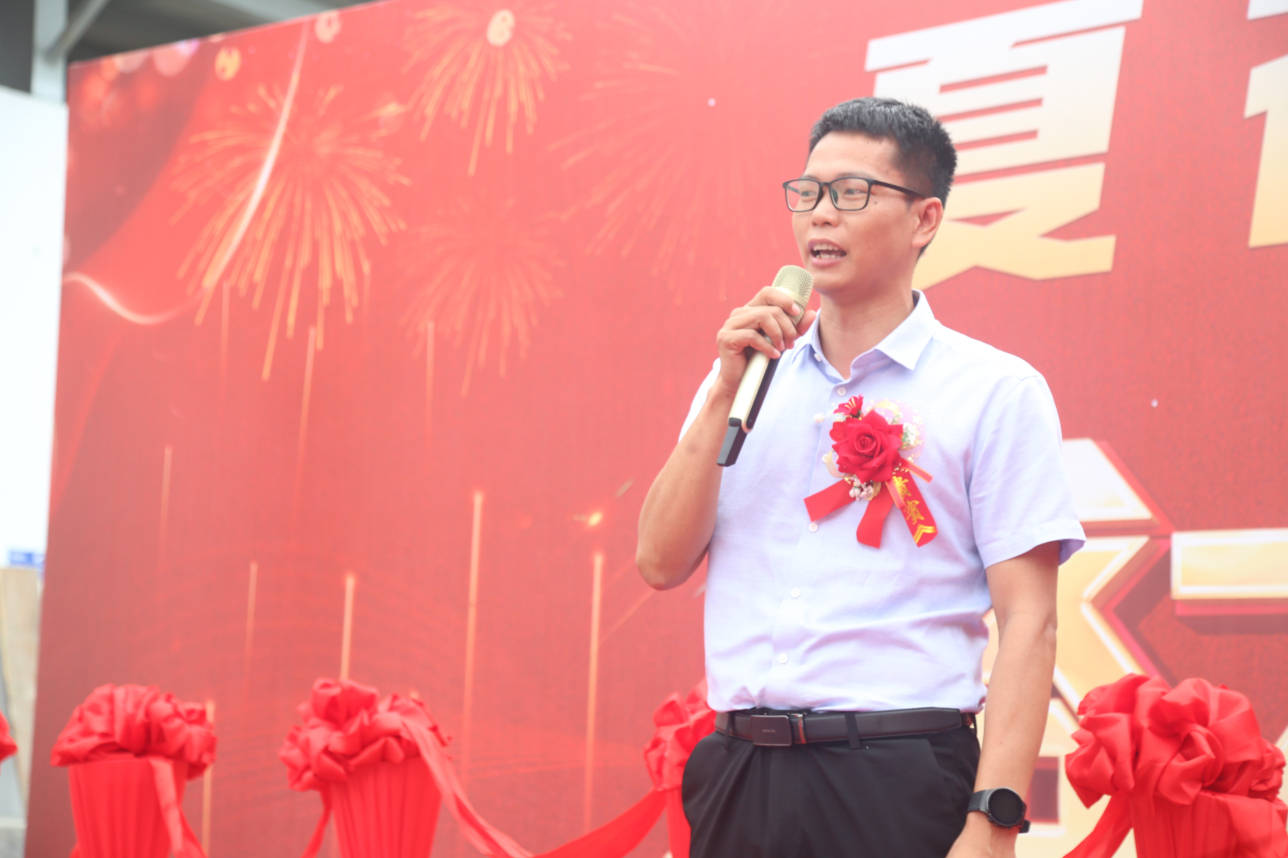 夏花酒业有限公司董事长赵丽娟,金博通未来智造工业园区总经理张进忠