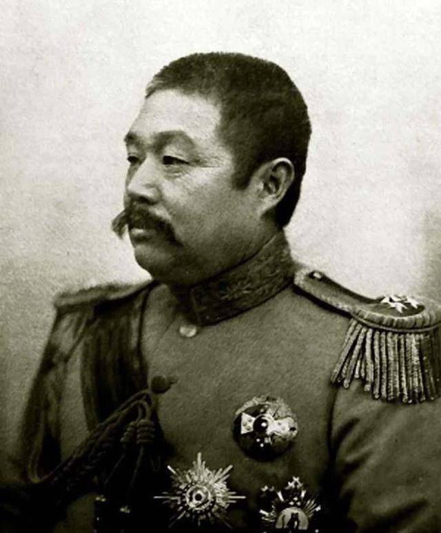 原创冯国璋戏耍张勋答应派5000精兵协助复辟突然改口派兵收尸用