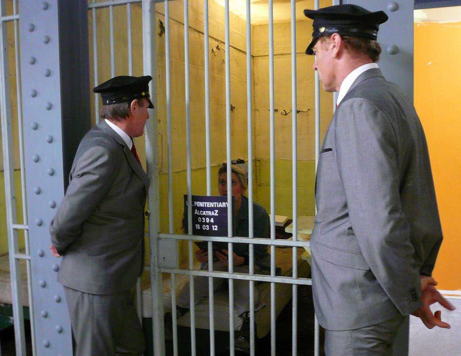 美国黑道老大监狱称王买通13名狱警4名女警甘愿为他生孩子