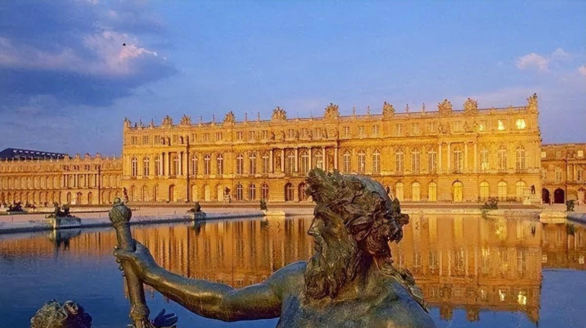 原创路易十四活了77年只洗过几次澡其情妇回忆十米外臭气熏天