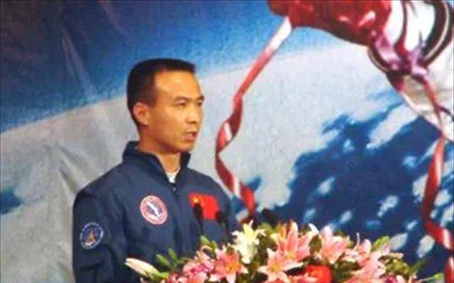 航天英雄费俊龙的妻子,因一个细节爱上丈夫,为他放弃北京户口_王洁_军