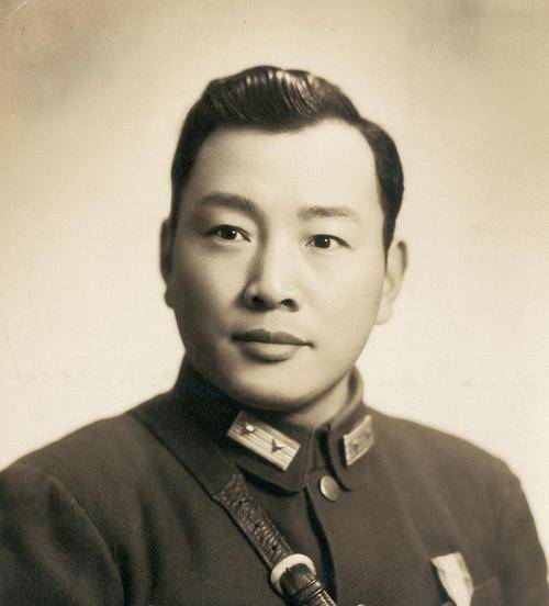 原创血染淮海二十当面一套背后一套各怀鬼胎的国军高层们