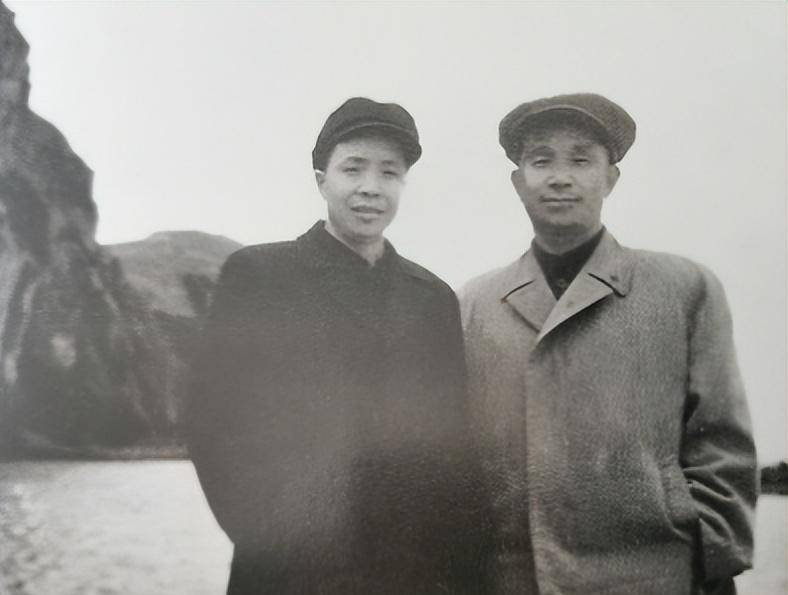 他连任五大省委书记,1967年被打倒,一身风清气正活到90岁_谭启龙_进行