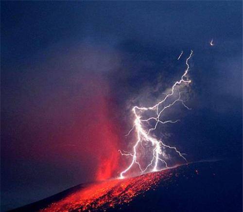 毒火山爆发图片图片