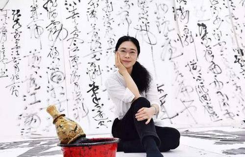 原创美女博士拜师丑书大师网友人很漂亮字却丑得一塌糊涂