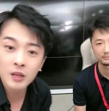 然而,光鲜亮丽的背后,是辛巴及其团队难以言说的艰辛和压力.