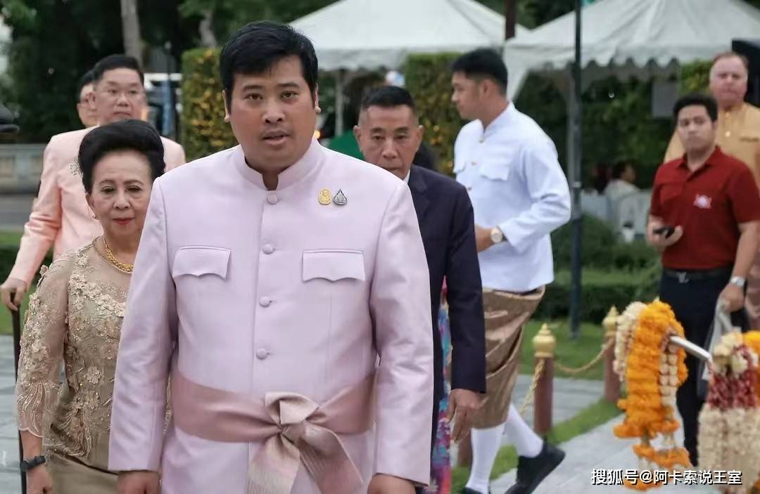 泰国王室继承权再添新动向,二王子被曝欲离婚自断后路,苏提达终于清醒