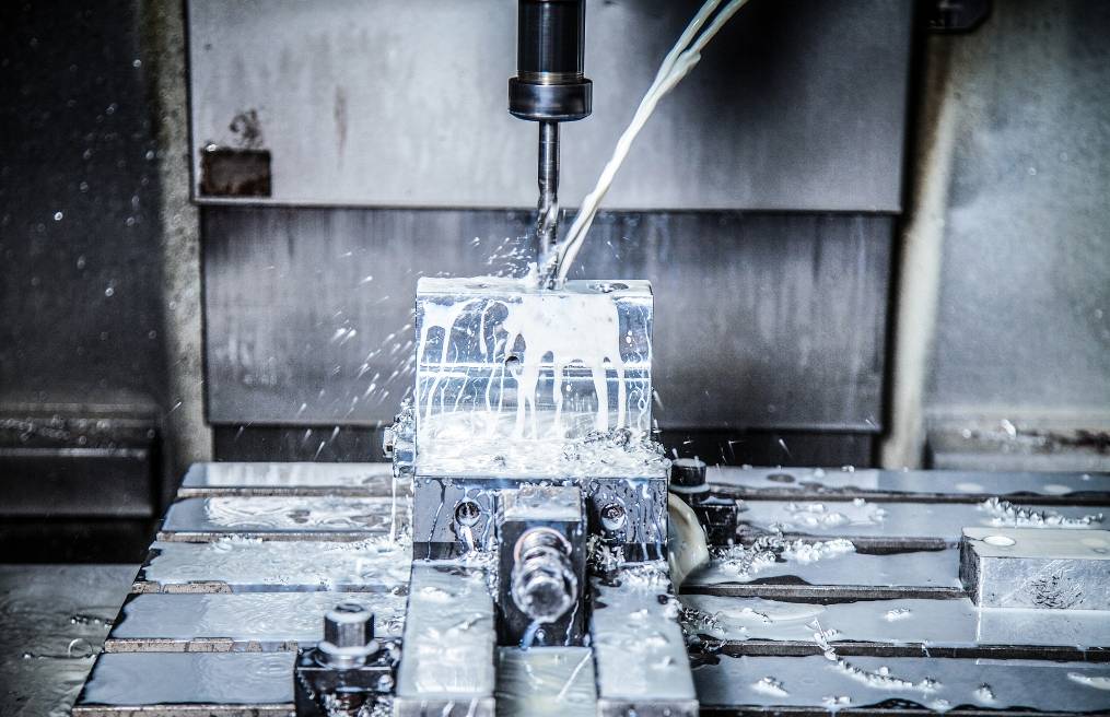 所以我们看到饰品行业从手工艺品到工业化,机械化的生产,用cnc加贡沣