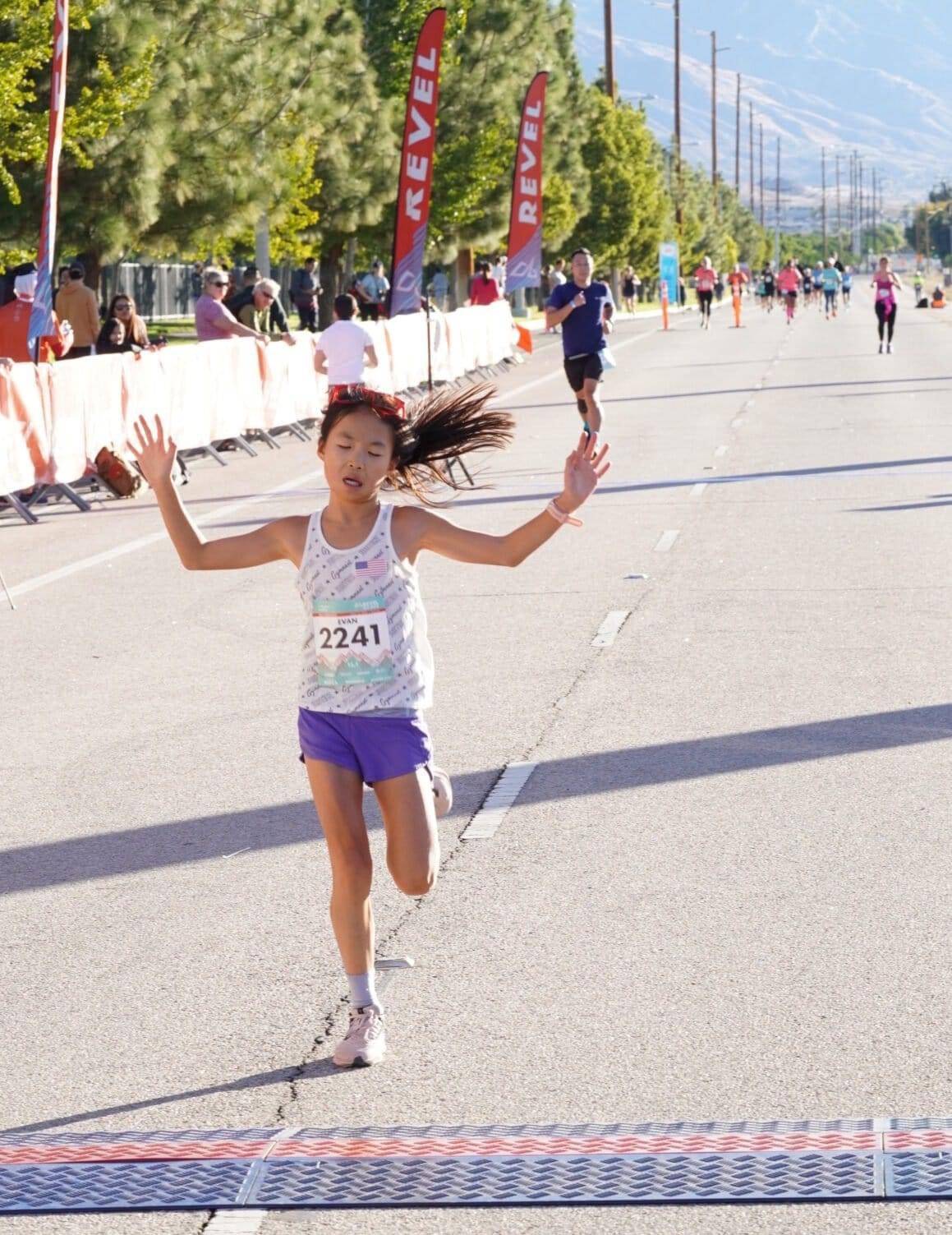 12岁美籍亚洲女孩全马破三 其父喊话波马放宽参赛年龄限制