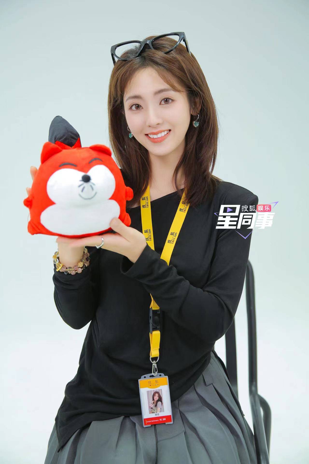 邢菲聊《烈焰》与任嘉伦对手戏脸红心跳 爆蒋欣皮肤超好私下像小女孩