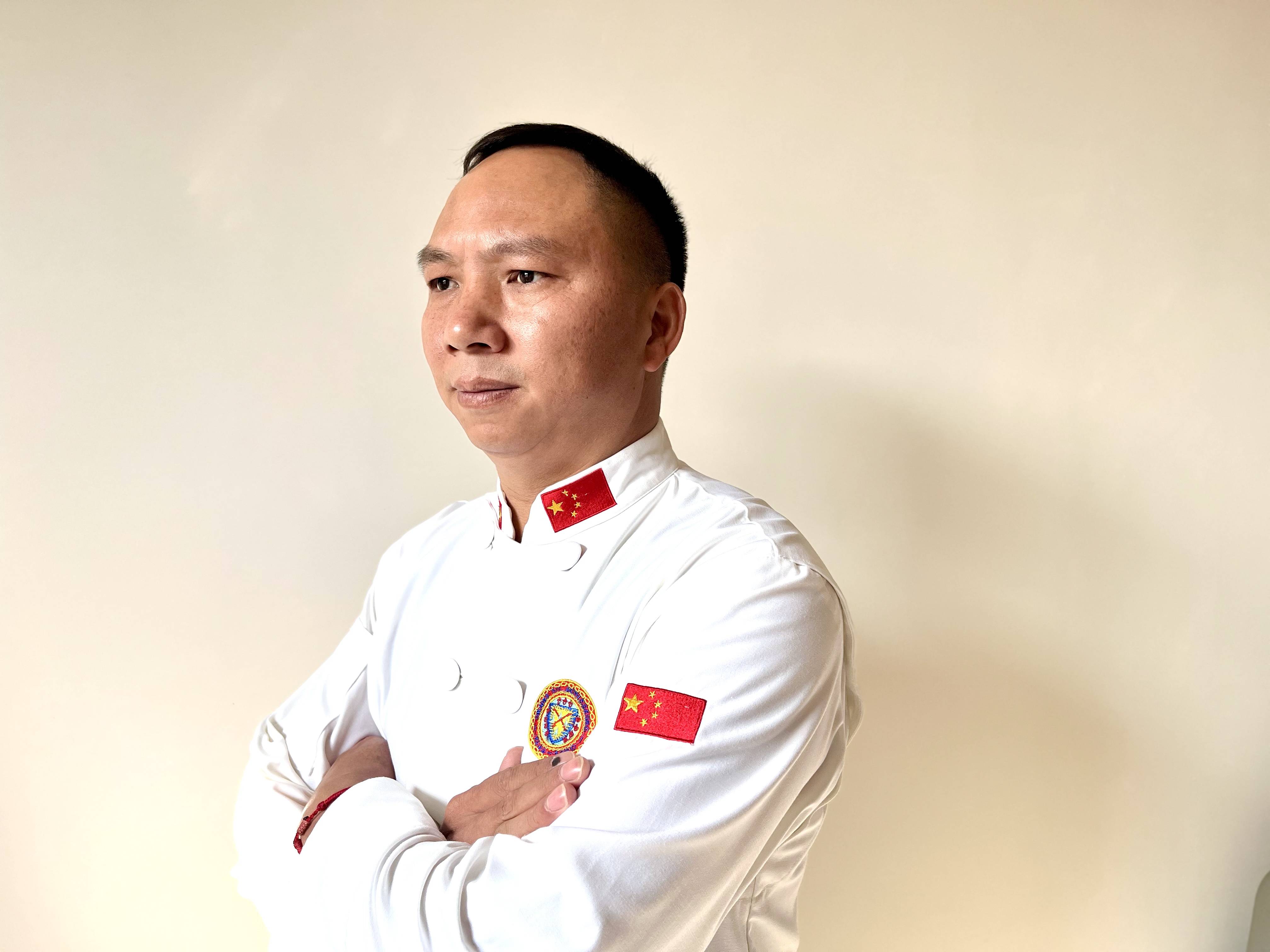 云南民族菜烹饪大师诸丕能