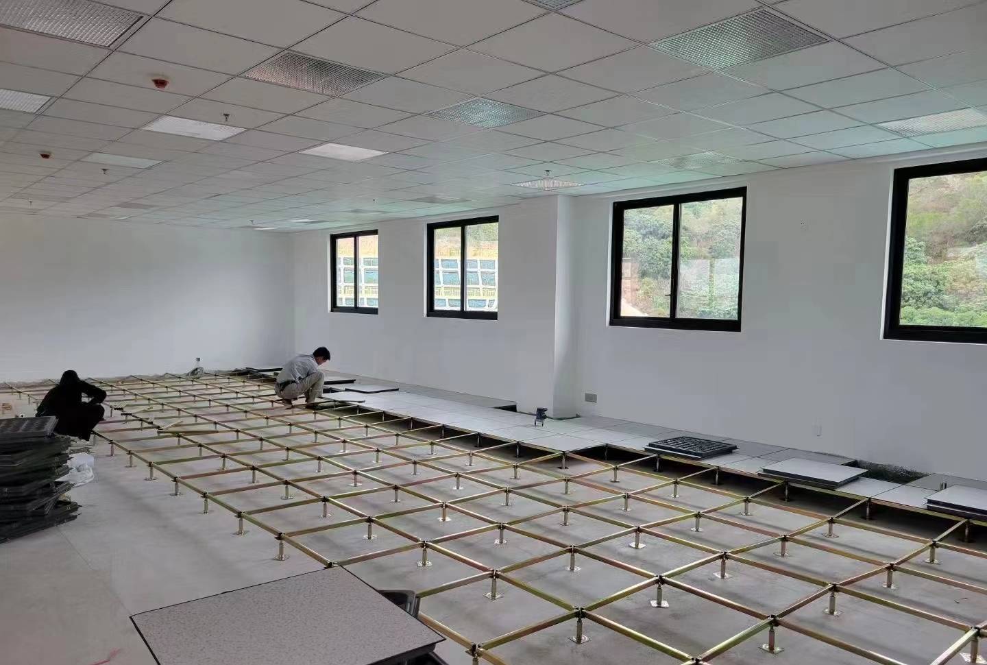 惠丰防静电:地板品类里的防静电地板你会选嘛?_机房_效果_抗静电