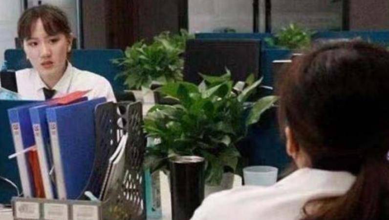 她发现,因为这个行业需要深度地介入私人生活,所以保镖这个行业比雇主