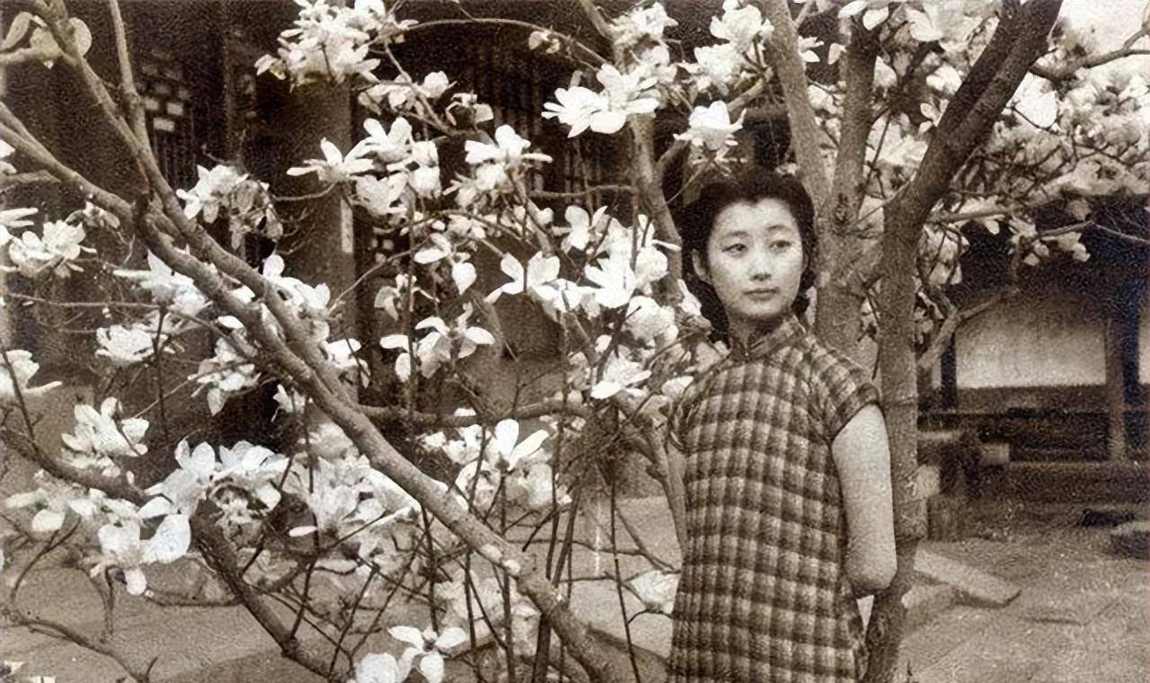 为她取的字是"蕊秀",所以在这之后,韫颖用了"金蕊"秀作为自己的名字