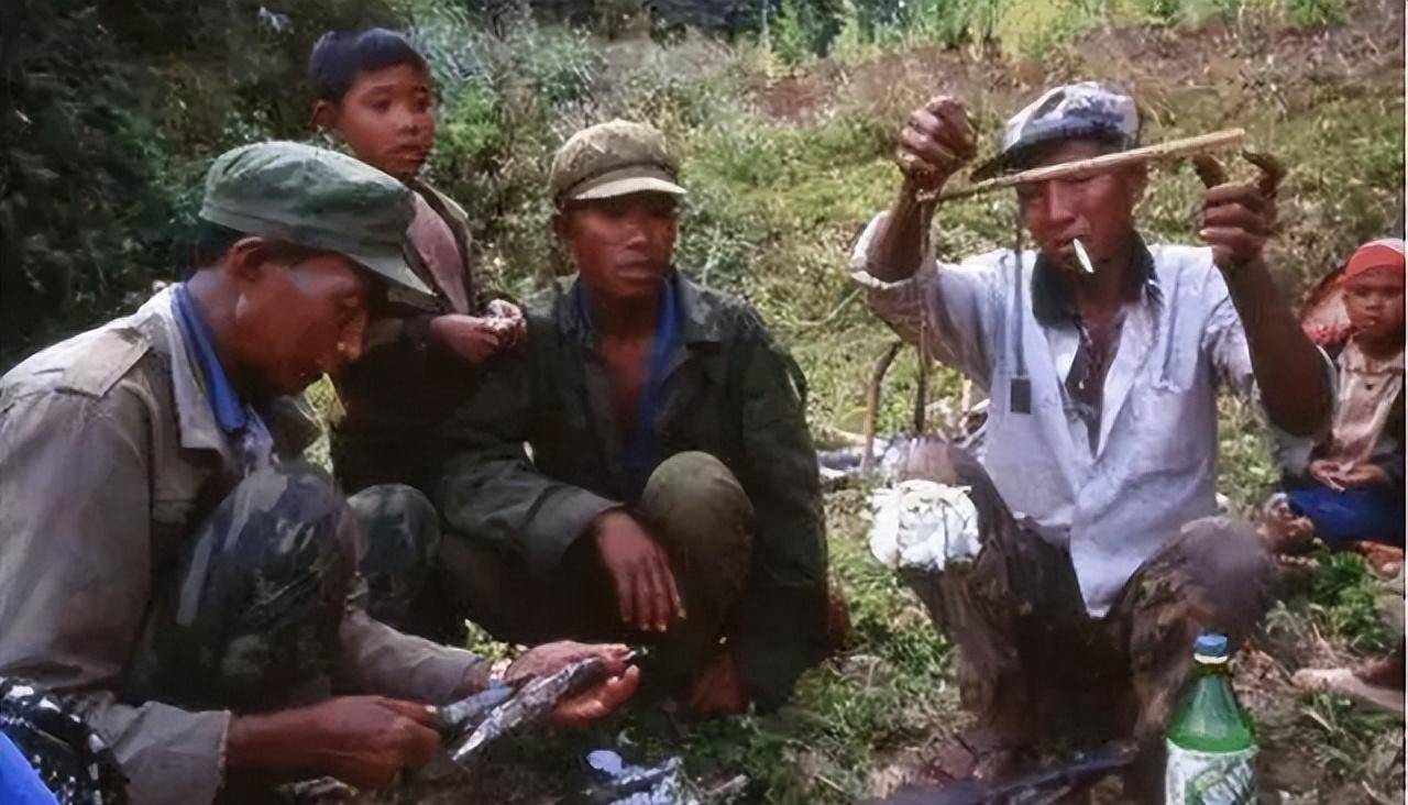 原创1992年平远缉毒有多震撼3000多名武警荷枪实弹毒村被连窝端