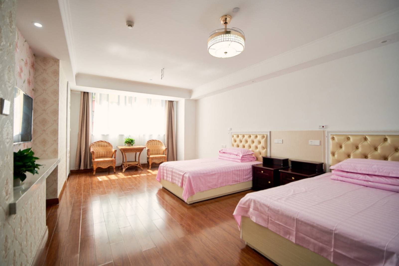 上海中高档养老院联系电话,上海养老院预约参观电话