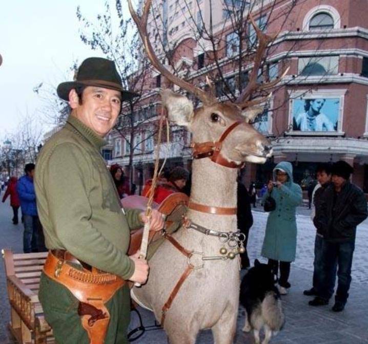 原创20多岁成百万富翁50多岁娶俄罗斯美女夫妻年龄相差30多岁