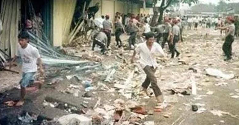 当地官员并没有听从高层的命令,而是友善地向华侨道歉,并派出警察护送