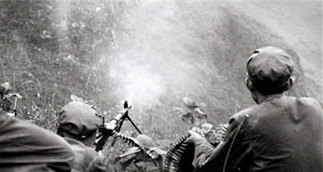 原创老山战役战事有多惨烈士兵打扫战场时岩石已碎成粉末