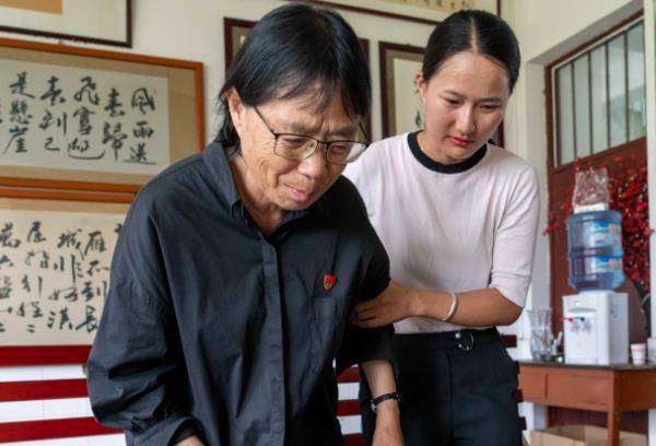 也就是1997年,张老师因为教学成绩优异再次被调,这一次是去华坪县民族