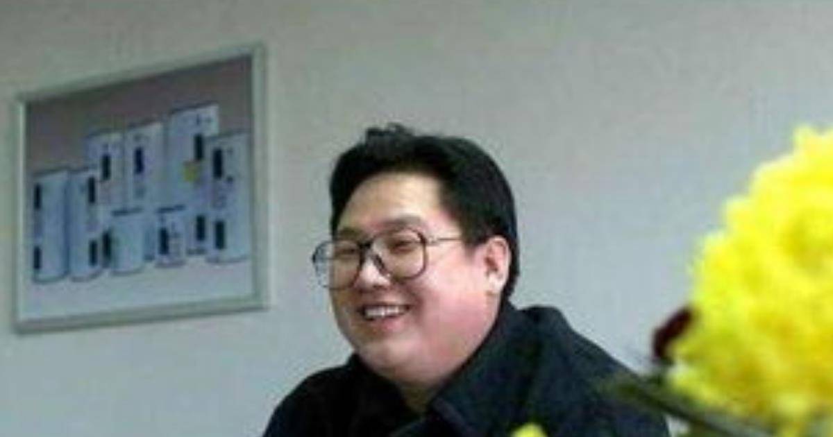 原创徐明28岁成亿万富豪44岁病死狱中明星妻子为他守节