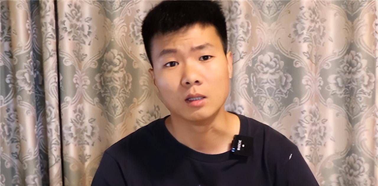 27岁小伙发现网上售卖烈士遗照自费买下后跨越千里送还烈士家属