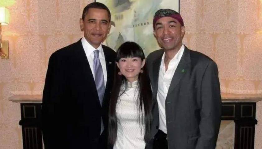 女孩不顾反对嫁给黑人,婚后才知丈夫是奥巴马弟弟_巴拉克_邓姆纳_父亲