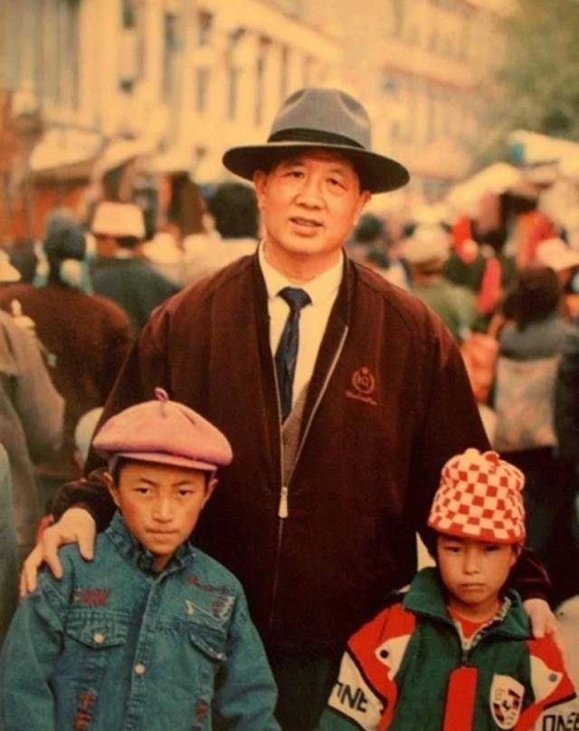 原创孔繁森曾收养藏族遗孤如今怎么样了