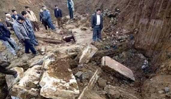 原创2013年成都发现明代合葬墓墓主人是两个太监墓志铭揭露原因