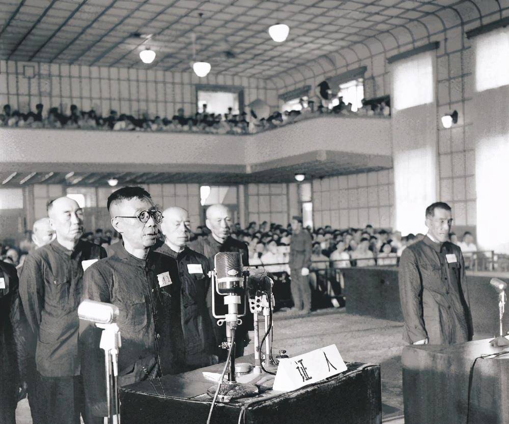 原创溥仪被苏联遣送回国时做了哪些可笑举动