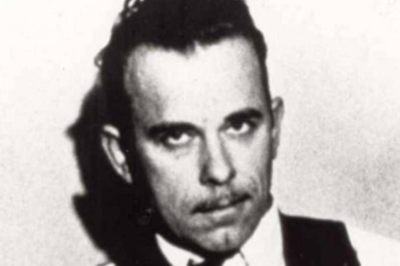 原创美国白道枭雄胡佛统领fbi48年手握无数把柄