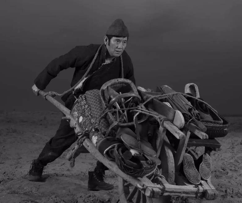 原创20多岁成百万富翁50多岁娶俄罗斯美女夫妻年龄相差30多岁