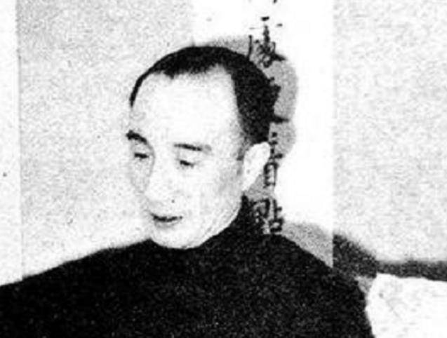 看着眼前与日本人签订的条约,就连汪精卫都愤怒地说道:"日本人