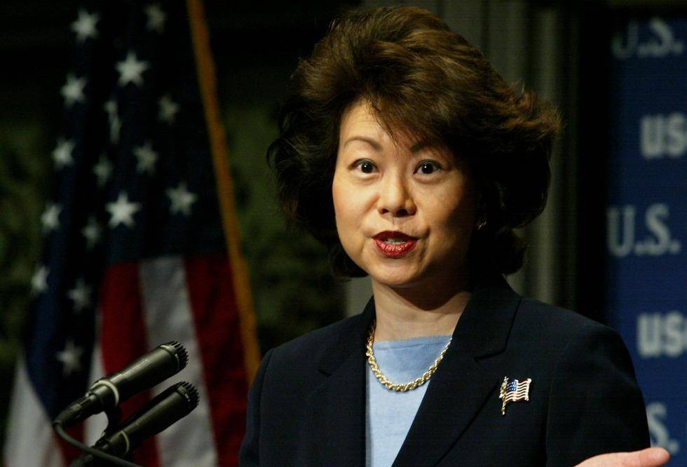 原创首位华人女将军赵小兰高调捍卫美国尊严她为何被美国总统青睐