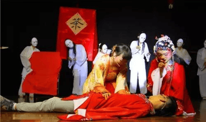 牛瑜婕校园舞台上的人鬼情南山剧社的画皮赏析