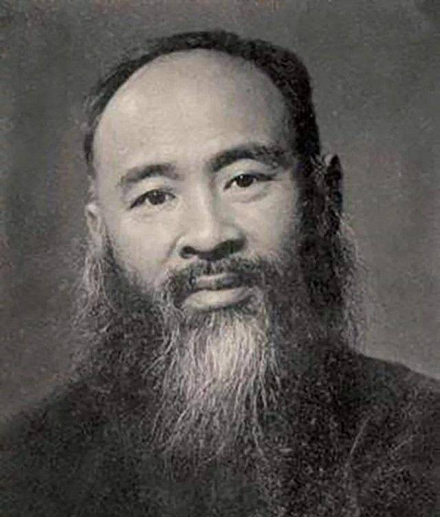 张大千在可以说是一位天才画家,上个世纪二十年代,张大千在上海西门路