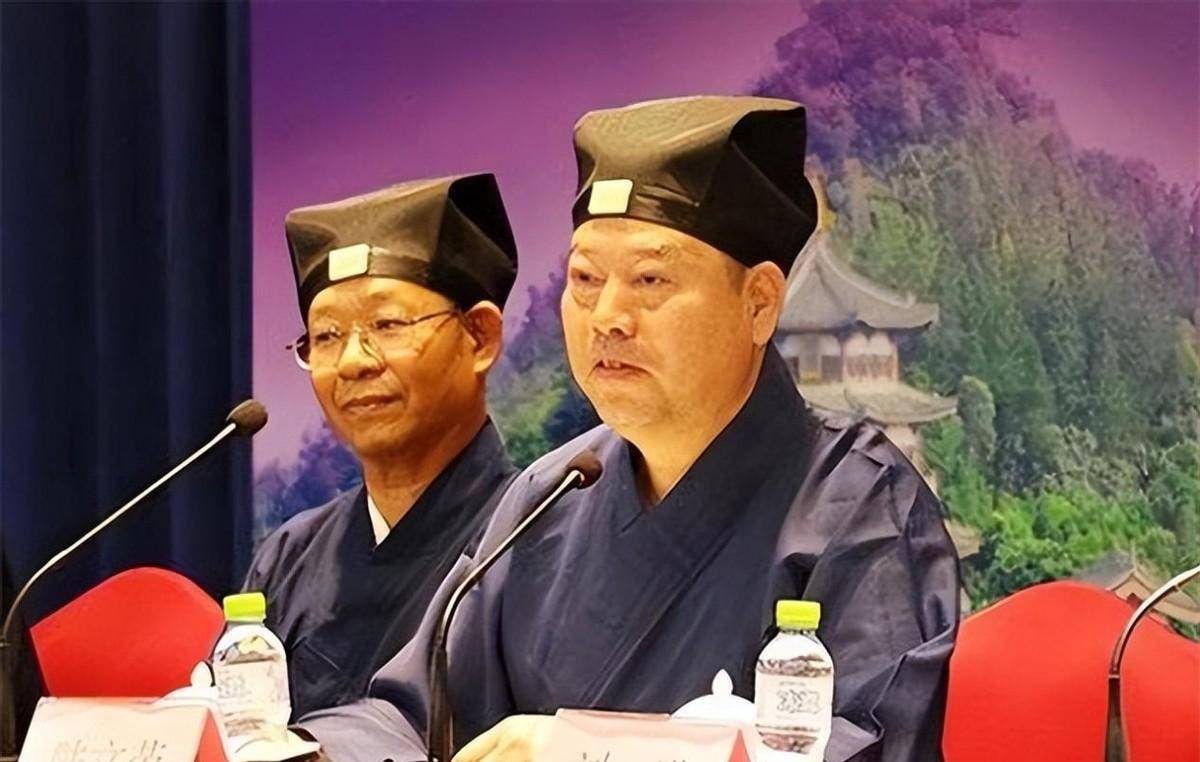 原创2019年中国一留学生在加拿大炫富被绑竟意外引出他的道长父亲