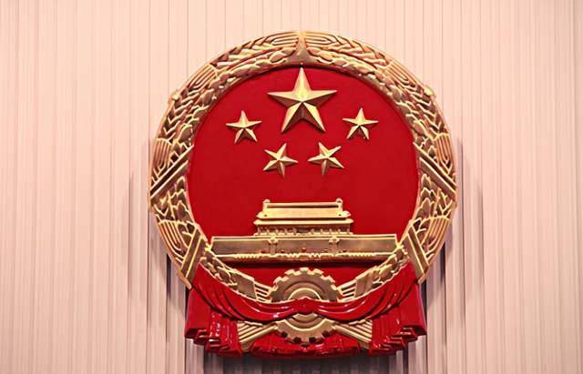 中国国徽红色背景图片图片