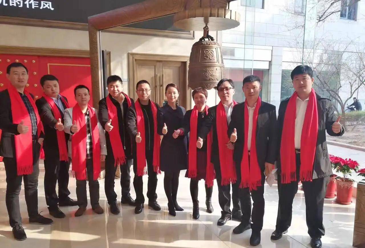 2018年3月1日,朱林瑶将华宝股份也塑造成了上市公司,其中最引人注目的