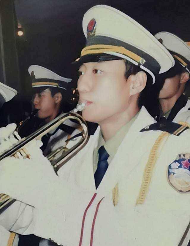 谭乔从交警到顶流网红曾拒绝央视高薪如今为何面临巨额赔偿