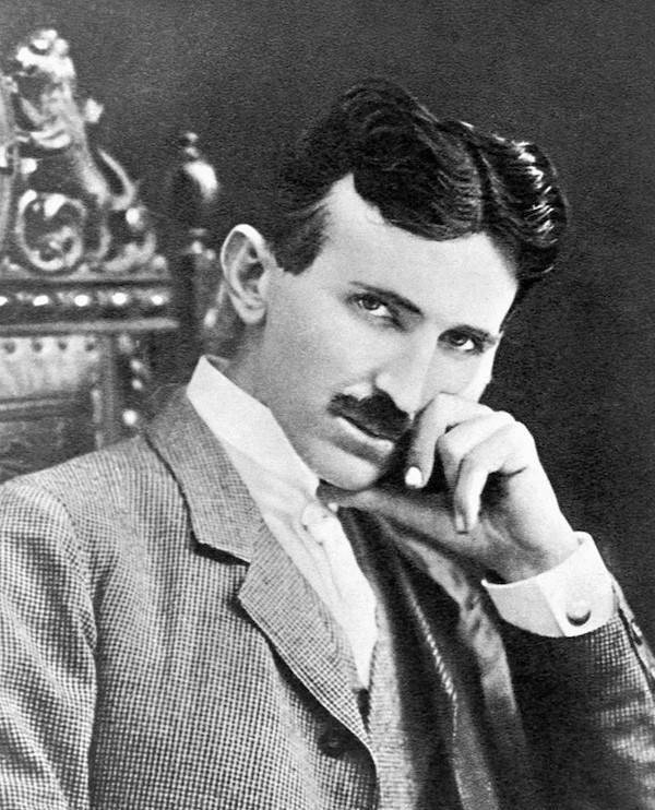 他和另一个非常出名的伟人爱迪生是同一个时代的.