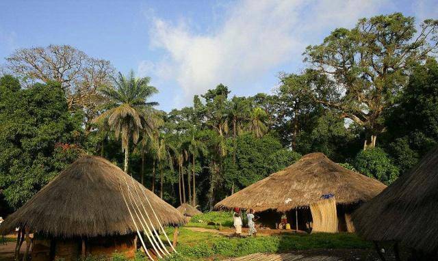 几内亚比绍共和国,位于非洲西部北大西洋沿岸,北邻塞内加尔,东方和