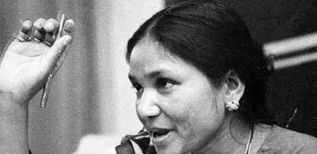 原创印度女匪王普兰戴维11岁被性侵18岁屠杀全村男人比想象中更狠