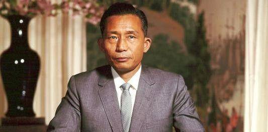 朴正熙妻子46年前遇刺身亡全过程,凶徒连开五枪本想杀朴正熙_陆英修