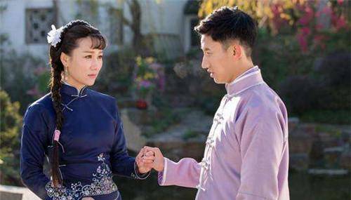 辍学结婚当10年家庭主妇,丈夫一巴掌将她打醒,离婚后家喻户晓_苏青